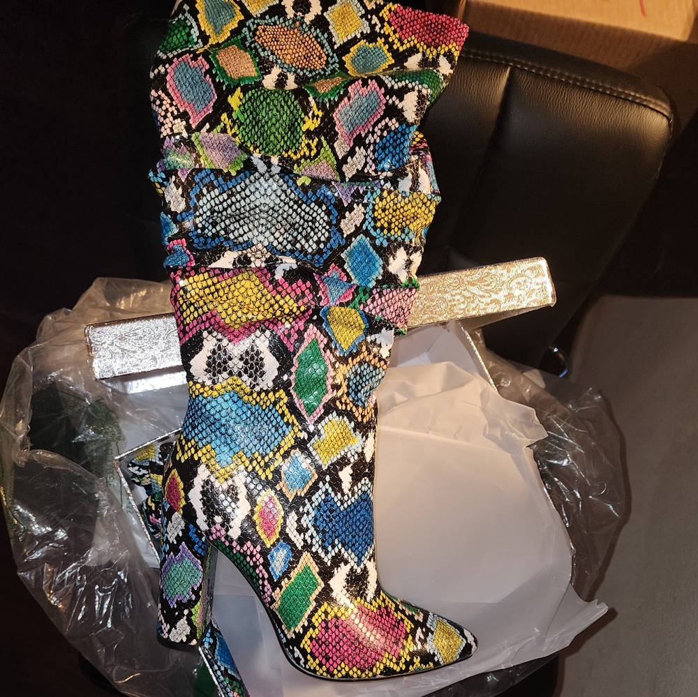 🌟🌟🌟Multi-Colored Snakeskin Boots🌟🌟🌟
